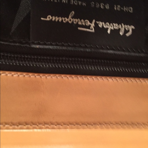 Ferragamo authentic leather bag - Picture 4 of 8